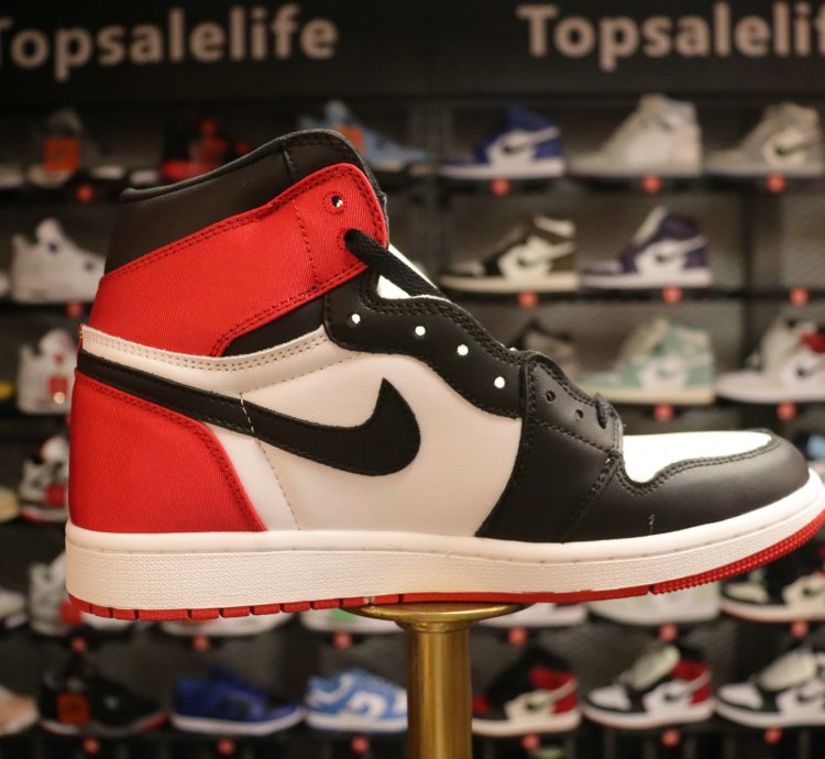 women Air Jordan 1 Retro High satin Black Toe Cd0461-016