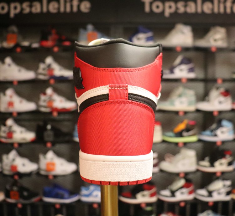 women Air Jordan 1 Retro High satin Black Toe Cd0461-016