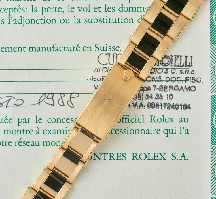 Rolex Daytona 6269 - 18k Yellow Gold - Factory Diamonds Bezel - Single Owner - Full Set