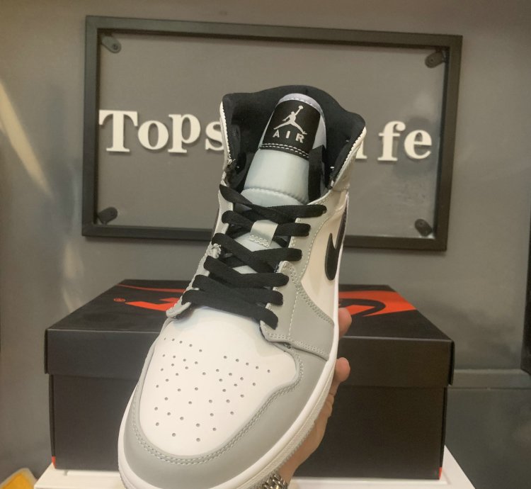 Air Jordan 1 Mid light Smoke Grey 554724-092