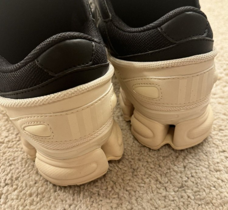 Adidas Ozweego Raf Simmons