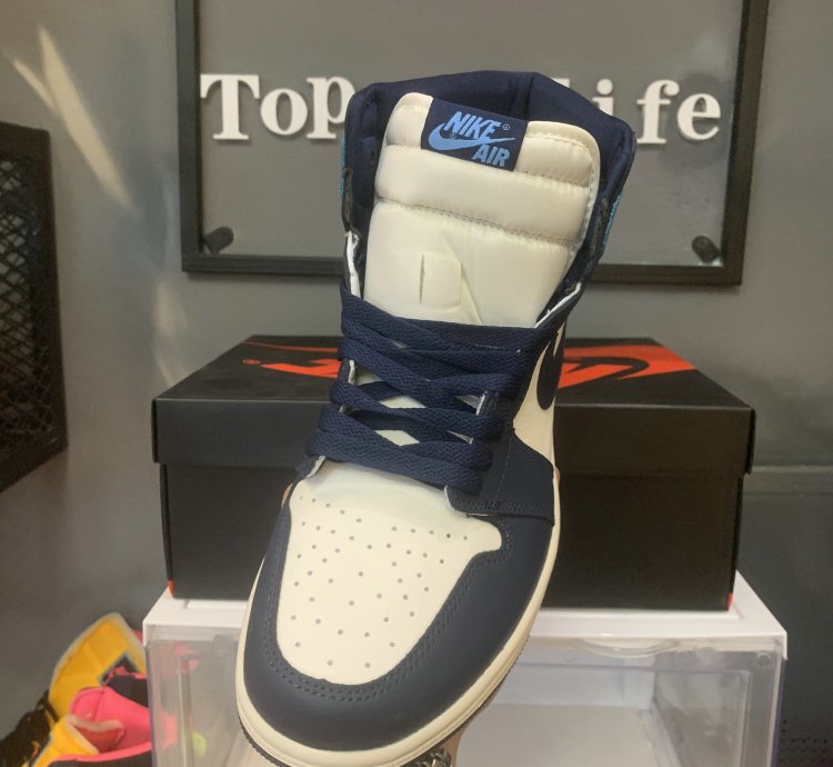 Air Jordan 1 Retro High Og obsidian 555088-140