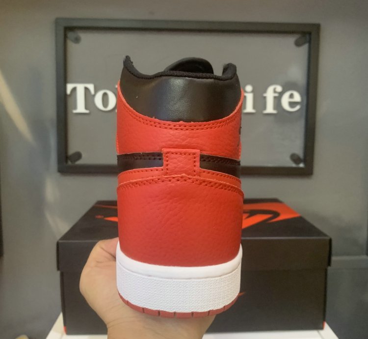 grade School Air Jordan 1 Retro High Og patent Bred 575441-063