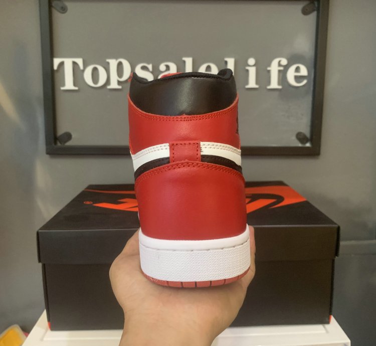 Air Jordan 1 Retro High Og chicago 2015 555088-101