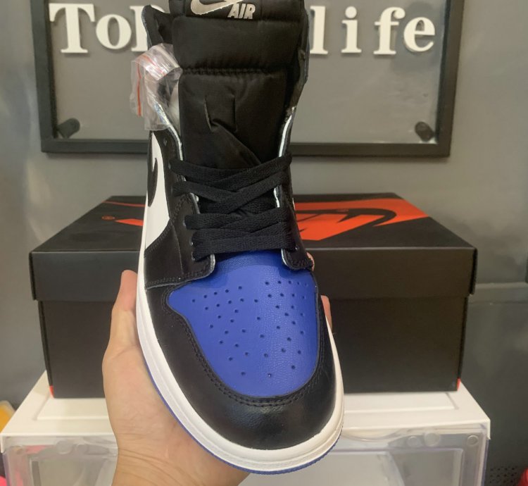 Jordan 1 Retro High Royal Toe 555088-041