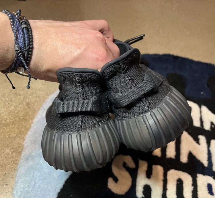 Adidas Yeezy 350 V2 Onyx