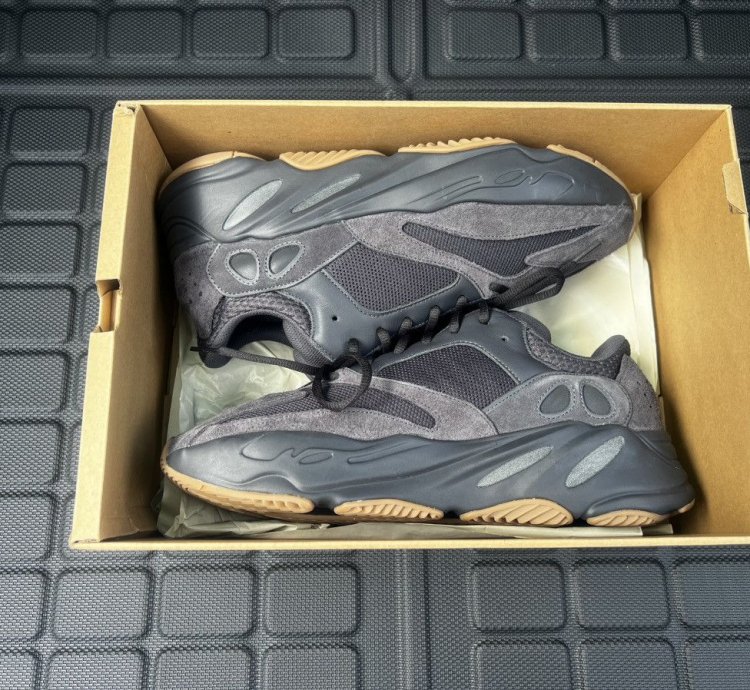 Adidas Yeezy 700 Utility Black Men - Fv5304