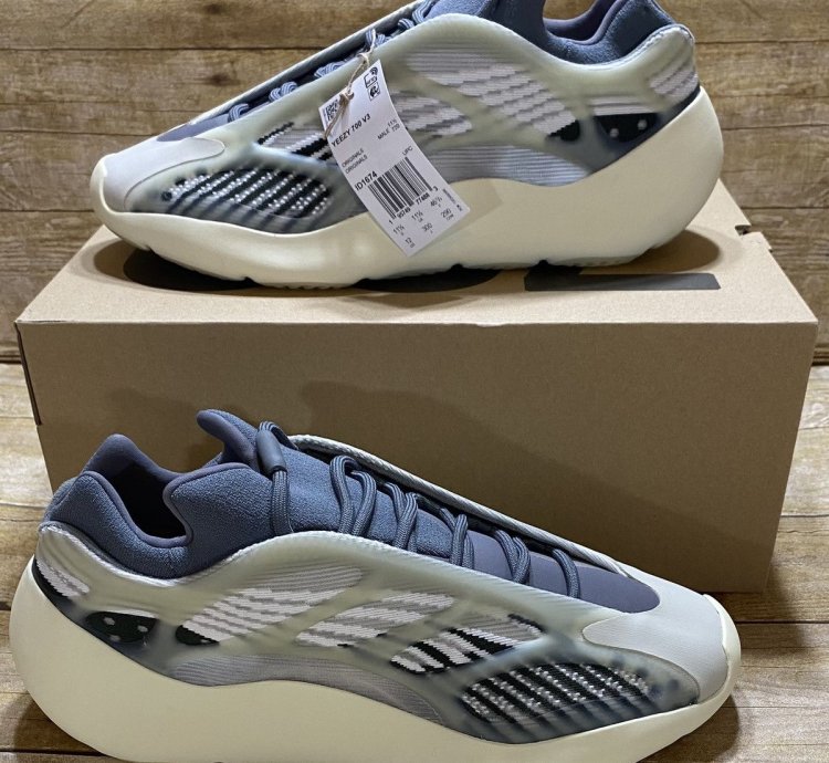 Adidas Yeezy 700 V3 Fade Salt