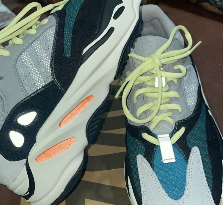 Adidas Yeezy 700 Wave Runner