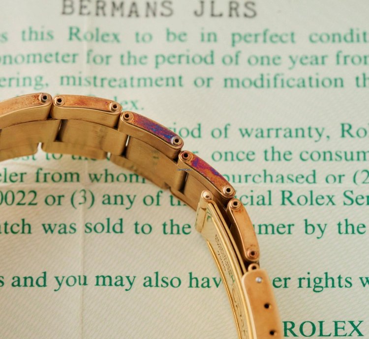 Rolex Daytona 6265 18k Yellow Gold - Black Dial And Champagne Counters - Full Set - Nos