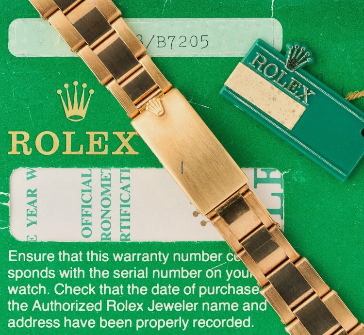 Rolex Daytona 6265 18k Yellow Gold - Black Dial And Champagne Counters - Full Set - Nos
