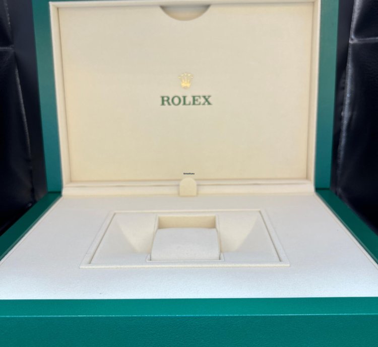 Rolex Daytona Baguette Diamond Bezel Iceblue Arabic Dial