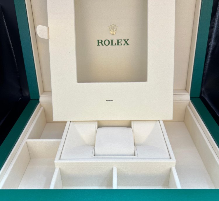 Rolex Daytona Baguette Diamond Bezel Iceblue Arabic Dial