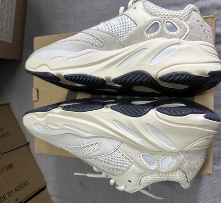 Adidas Yeezy Boost 700 Analog 2019