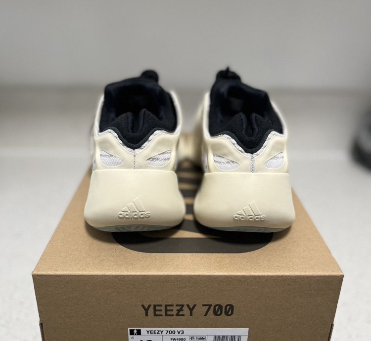 Adidas Yeezy Boost 700 V3 Azael 2019 2022 Size 12 Men