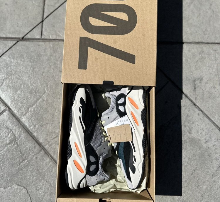 Adidas Yeezy Boost 700 Wave Runner 2023