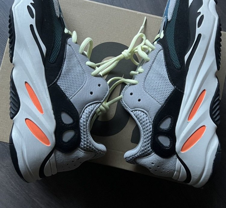 Adidas Yeezy Boost 700 Wave Runners