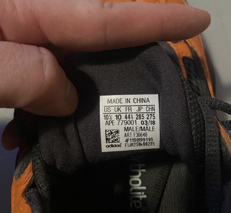 Adidas Yeezy Fnatic Custom Sneaks