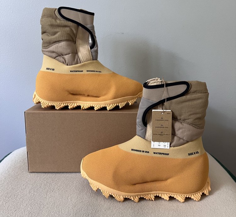 Adidas Yeezy Knit Rnr Boot In Sulfur