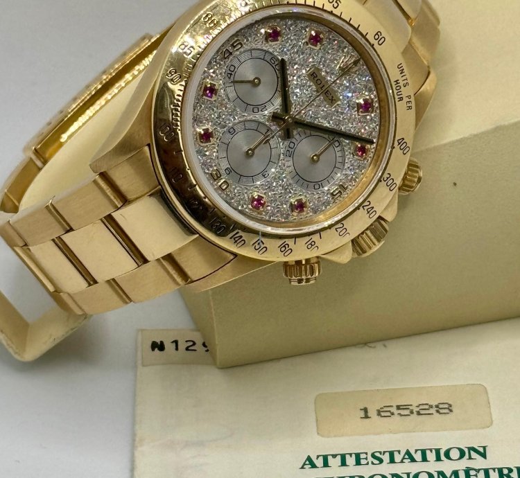 Rolex Daytona Factory Ruby And Diamonds Pave Dial 1992