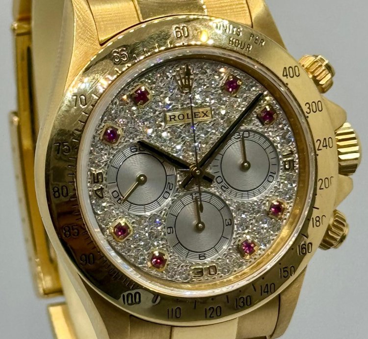 Rolex Daytona Factory Ruby And Diamonds Pave Dial 1992