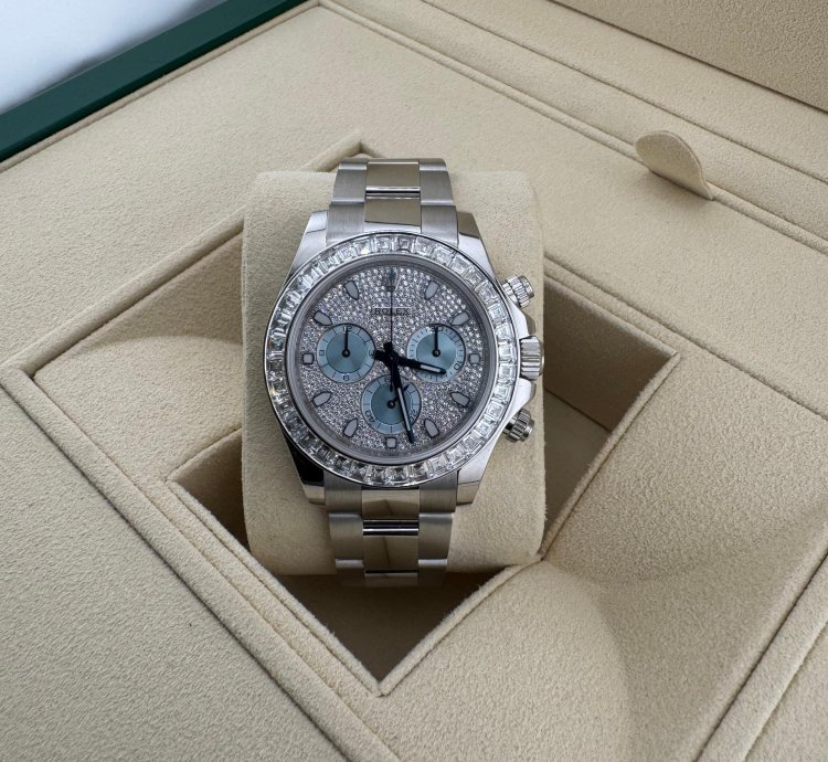 Rolex Daytona Pave Diamond Dial Bugguatte Diamond Bezel