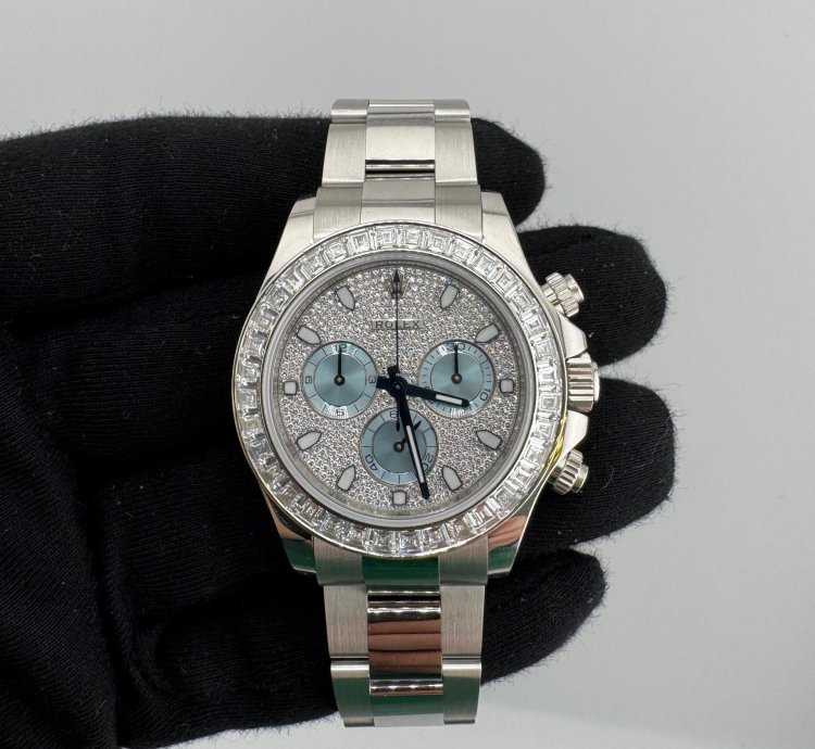 Rolex Daytona Pave Diamond Dial Bugguatte Diamond Bezel