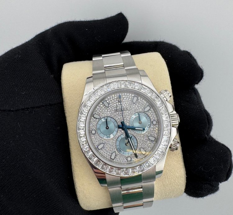 Rolex Daytona Pave Diamond Dial Bugguatte Diamond Bezel