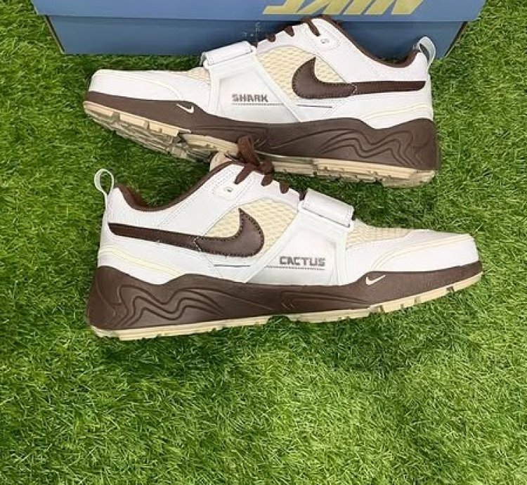 Travis Scott Nike Field Jaxx Light Chocolate