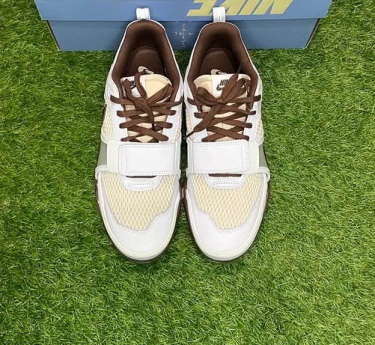 Travis Scott Nike Field Jaxx Light Chocolate