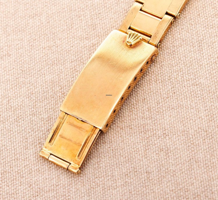 Rolex Daytona Yellow Gold Cosmograph Watch Ref 6263 In Super Condition