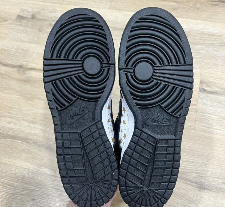 Nike Sb Dunk Low Supreme Stars Black