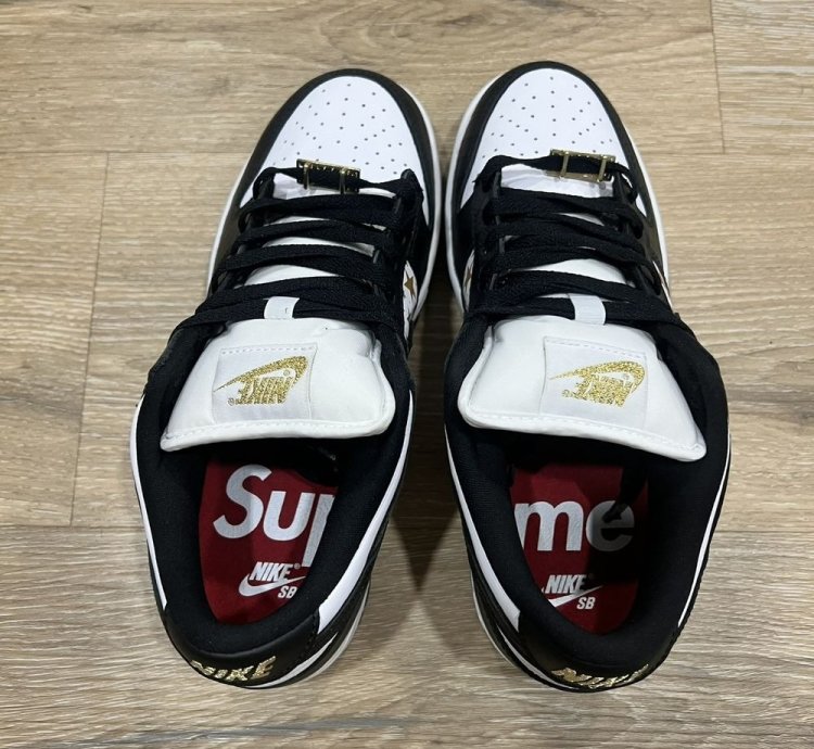 Nike Sb Dunk Low Supreme Stars Black