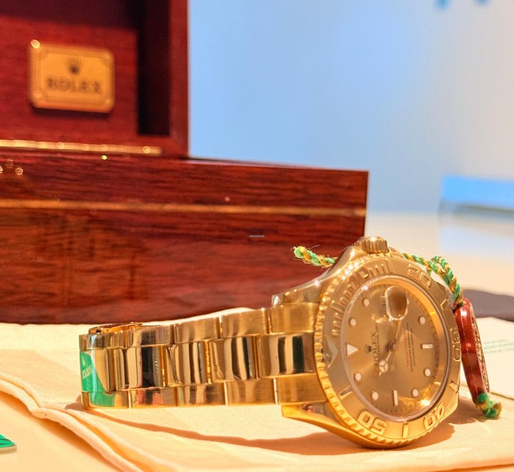 Rolex Yacht-master 40 16628 Automatic 2008 Yellow Gold Very Good