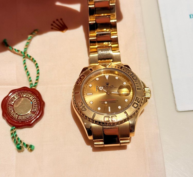 Rolex Yacht-master 40 16628 Automatic 2008 Yellow Gold Very Good