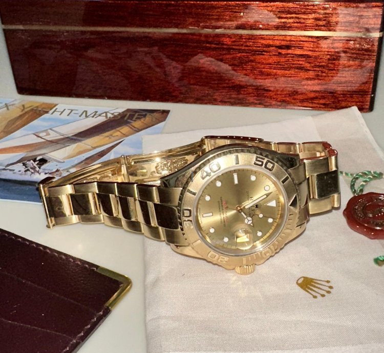 Rolex Yacht-master 40 16628 Automatic 2008 Yellow Gold Very Good
