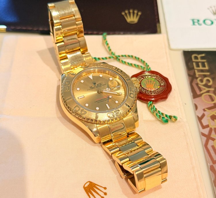 Rolex Yacht-master 40 16628 Automatic 2008 Yellow Gold Very Good