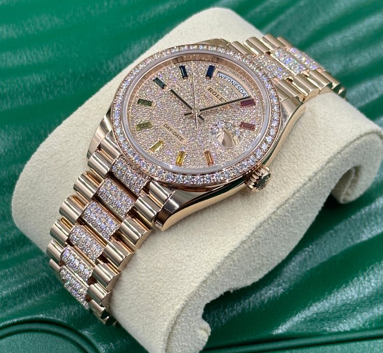 Rolex Day-date 36 Rainbow Diamonds