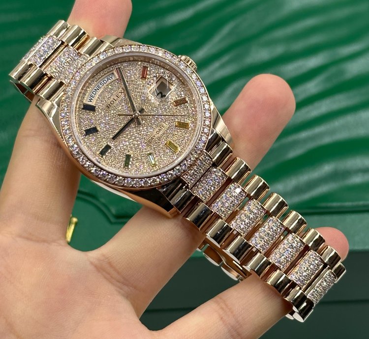 Rolex Day-date 36 Rainbow Diamonds