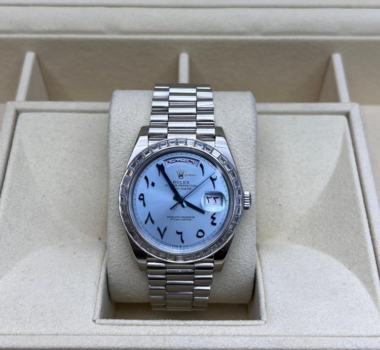 Rolex Day-date 40 Arabic Numerals Platinum Diamond Bezel