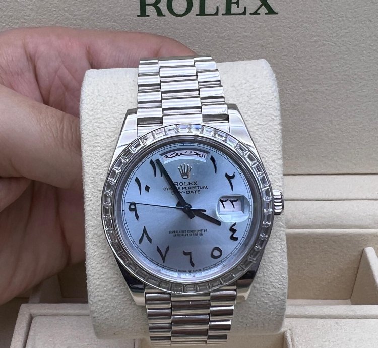 Rolex Day-date 40 Arabic Numerals Platinum Diamond Bezel