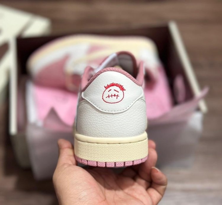 Jordan 1 Retro Low Og Sp Travis Scott Sail Shy Pink