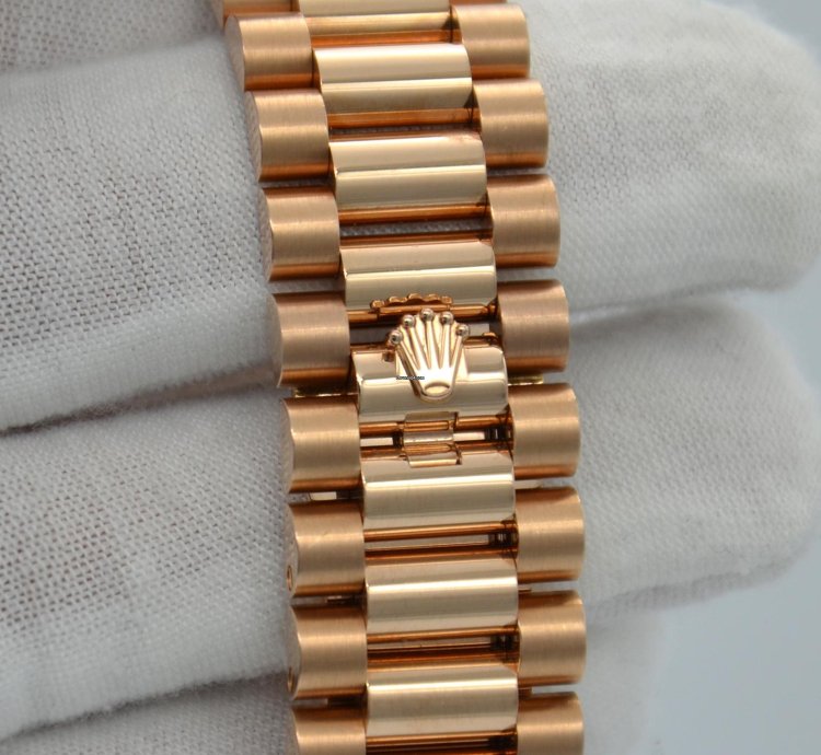 Rolex Day-date 40 Diamond Paved Dial