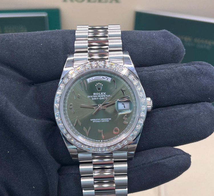 Rolex Day-date 40 Green Arabic Dial Baguette Diamond Bezel Full Platnium