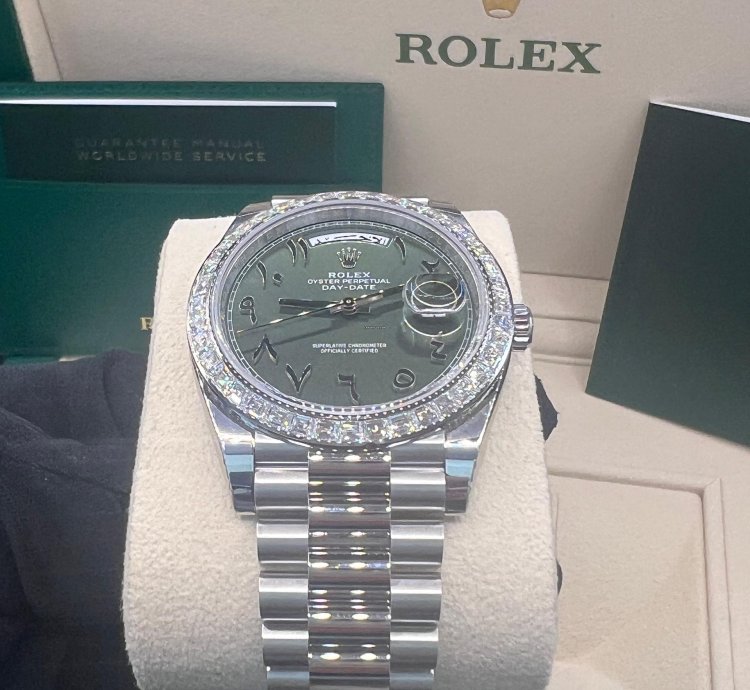 Rolex Day-date 40 Green Arabic Dial Baguette Diamond Bezel Full Platnium