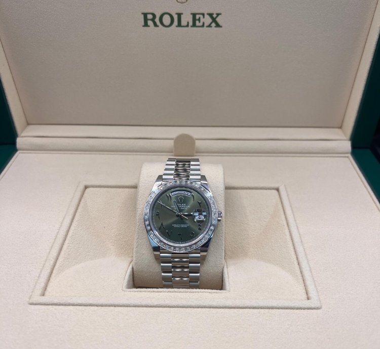 Rolex Day-date 40 Green Arabic Dial Baguette Diamond Bezel Full Platnium