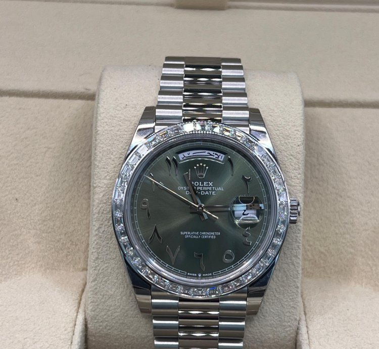 Rolex Day-date 40 Green Arabic Dial Baguette Diamond Bezel Full Platnium