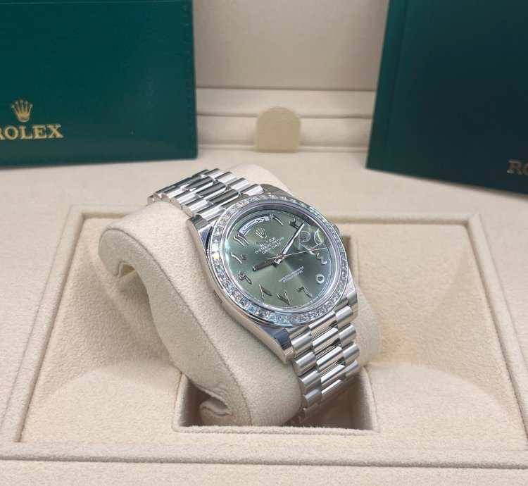 Rolex Day-date 40 Green Arabic Dial Baguette Diamond Bezel Full Platnium