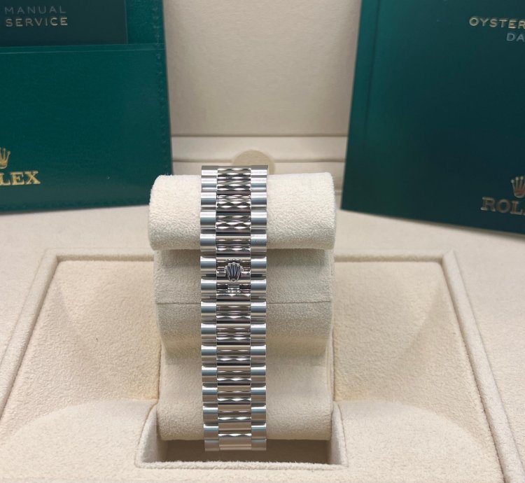 Rolex Day-date 40 Green Arabic Dial Baguette Diamond Bezel Full Platnium