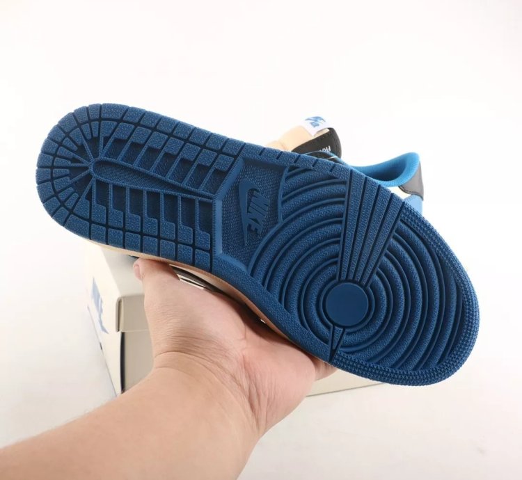 Jordan 1 Retro X Fragment Design X Travis Scott Low Blue